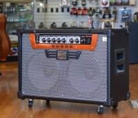 Roland GA-212 200W digital guitarforstærker